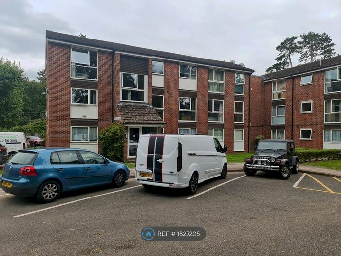2 Bedroom Flat To Rent In Trafalgar Court, Reading, RG30