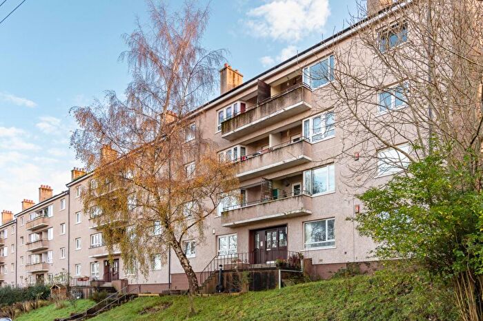 2 Bedroom Flat To Rent In Barrmill Road, Mansewood, Glasgow, G43