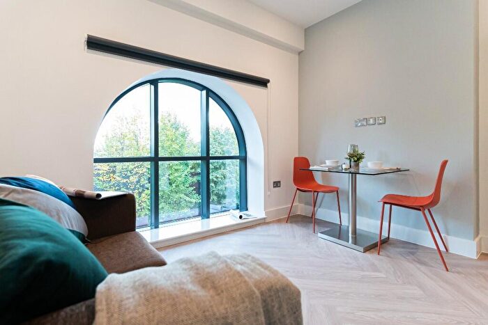 1 Bedroom Apartment To Rent In Eccles New Road, Manchester, Greater Manchester, M5
