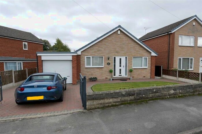 3 Bedroom Detached Bungalow To Rent In Lyndale Drive, Wrenthorpe, WF2