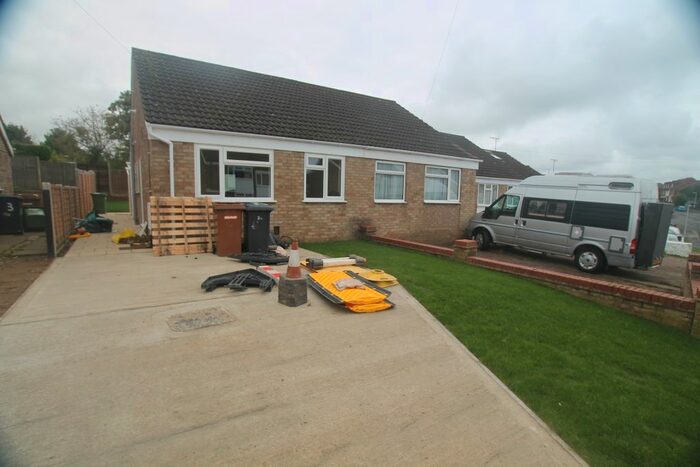 2 Bedroom Bungalow To Rent In Wantage Road, Wellingborough, NN29
