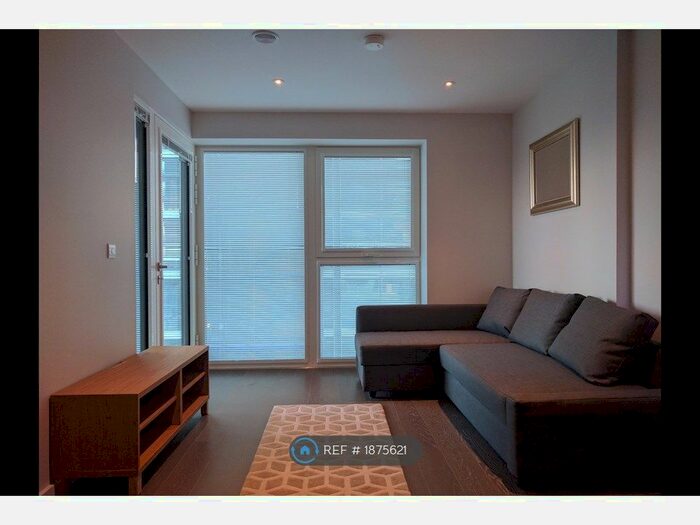 1 Bedroom Flat To Rent In Glasshouse Gardens, London, E20