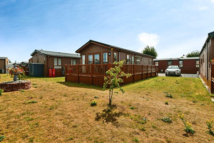 2 Bedroom Park Home For Sale In Orby Road, Burgh Le Marsh, Skegness, PE24