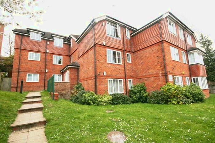 2 Bedroom Flat To Rent In Greatacre, Chesham, HP5