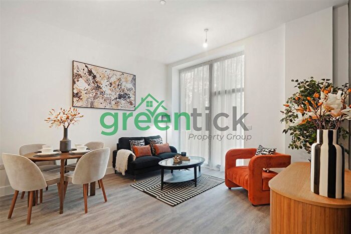 2 Bedroom Flat To Rent In The Stow, Harlow, CM20