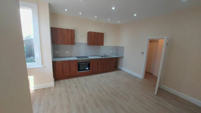 3 Bedroom Flat To Rent In Hampden Lane, London, N17