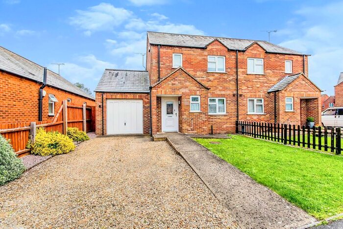 3 Bedroom Semi-Detached House For Sale In Jubilee Close, Sutton St. James, Spalding, PE12