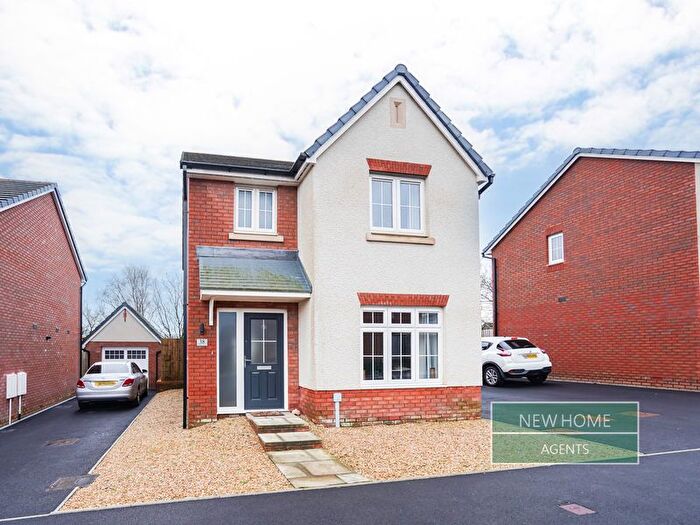 3 Bedroom Detached House For Sale In Comin Y Coed, Thomastown, Tonyrefail, Porth, CF39