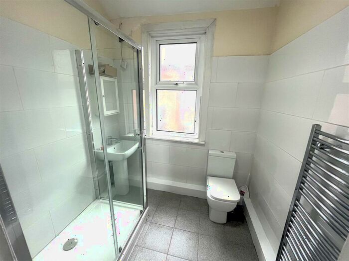 3 Bedroom Terraced House For Sale In Eastwood Road, Balsall Heath, B12