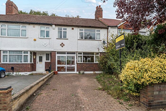 3 Bedroom Terraced House For Sale In Lloyds Way, Beckenham, BR3