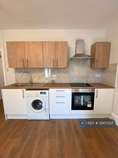 1 Bedroom Flat To Rent In Reigate Road, Reigate, RH2
