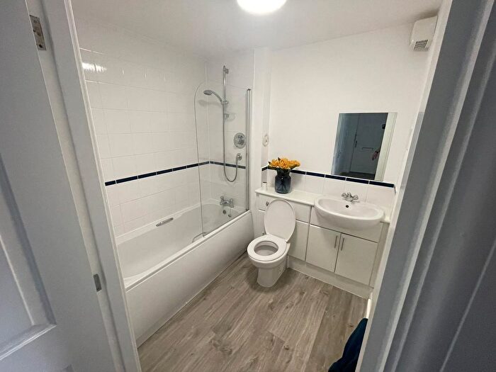 2 Bedroom Flat To Rent In B South College Street, Aberdeen, AB11