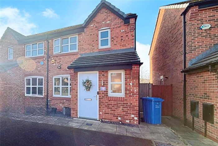 3 Bedroom Semi Detached House For Sale In Virginia Drive, Pendlebury, Swinton, Manchester, M27