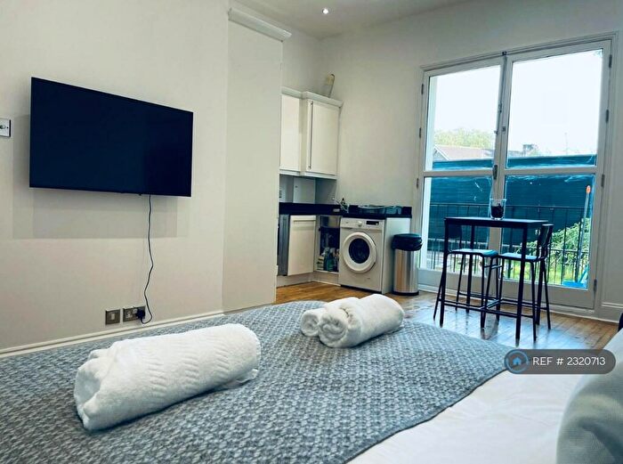 Studio To Rent In High Trees Mansions, London, SE26