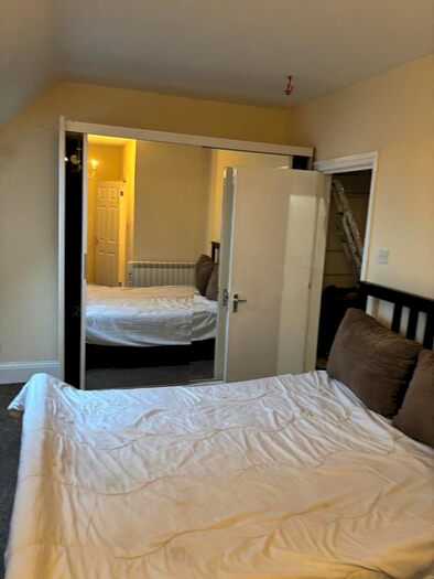 1 Bedroom Flat To Rent In High Road, Ilford, IG1