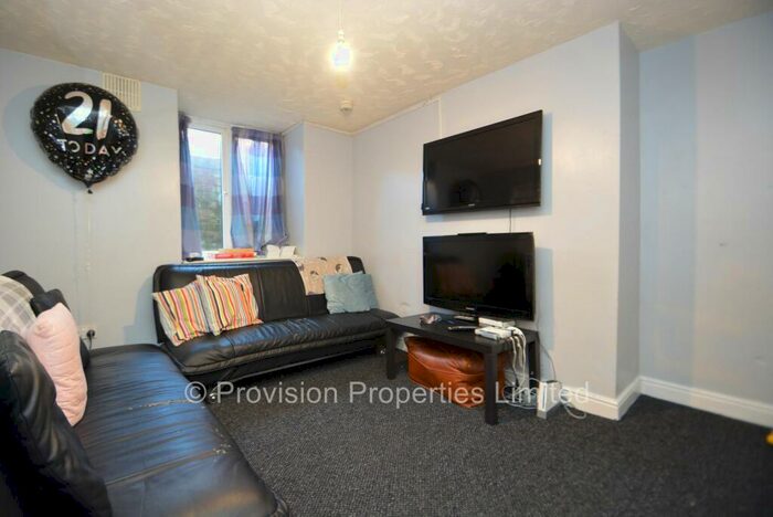 6 Bedroom Terraced House To Rent In Providence Avenue, Woodhouse, Leeds, LS6