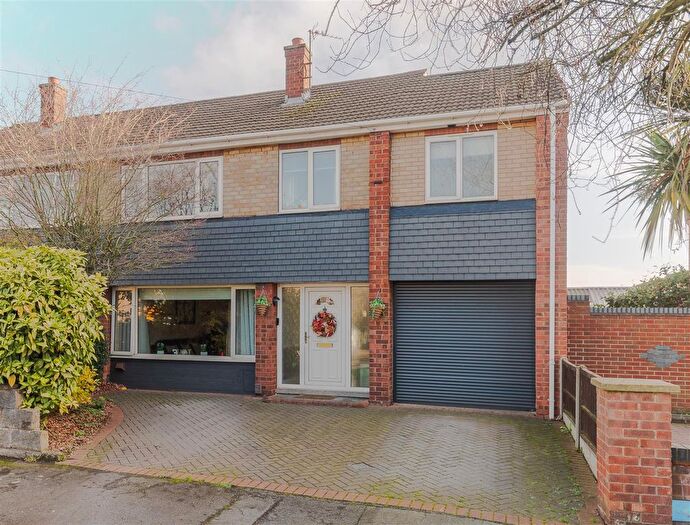 4 Bedroom Semi Detached House For Sale In Eton Drive, Scunthorpe, DN17