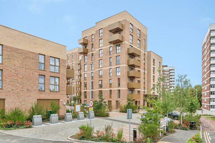 1 Bedroom Apartment For Sale In Parkhill Close, Hornchurch, RM12