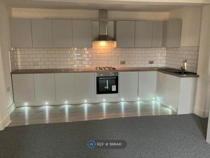 3 Bedroom Terraced House To Rent In Vivian Street, Ferndale, CF43