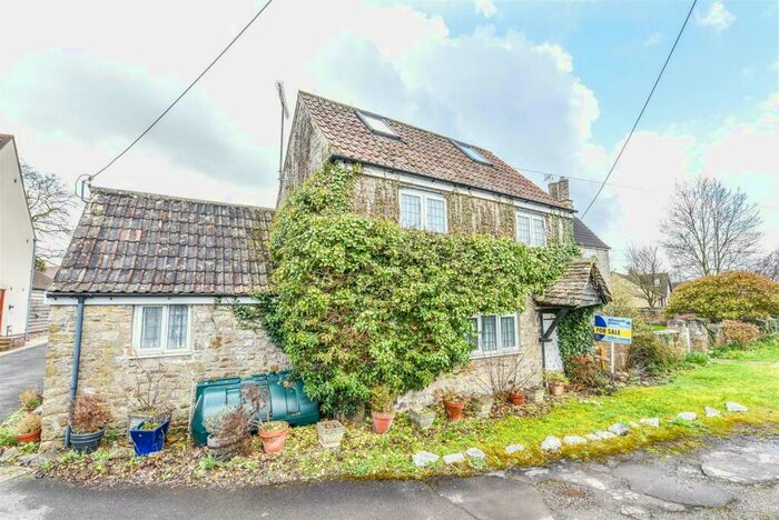 2 Bedroom Cottage For Sale In Townwell, Cromhall, GL12