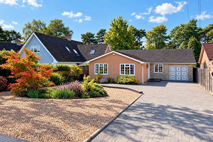 3 Bedroom Detached House For Sale In The Glade, Ringwood, BH24