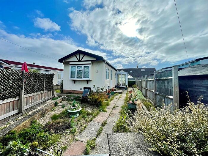 1 Bedroom Mobile/park Home For Sale In Hill View Park, Weston-Super-Mare, BS22