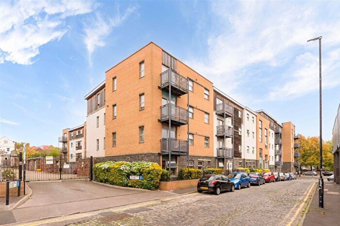1 Bedroom Flat For Sale In Talavera Close, Bristol, BS2