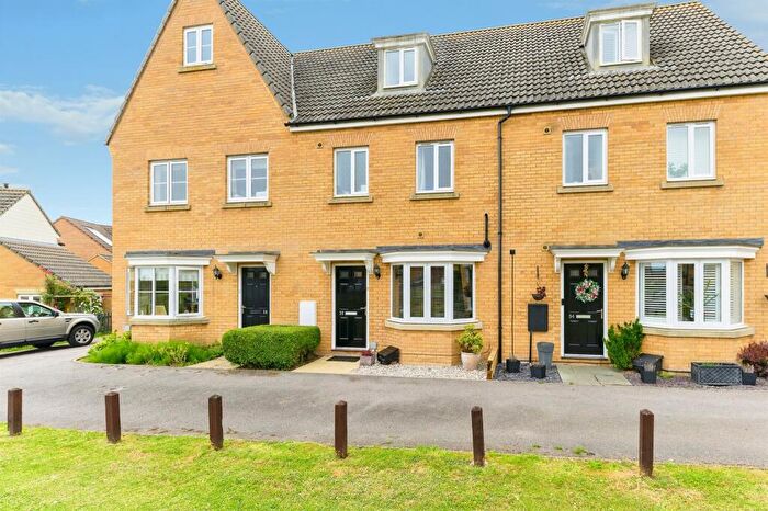 4 Bedroom Town House For Sale In Hillfield Road, Oundle, Peterborough, PE8