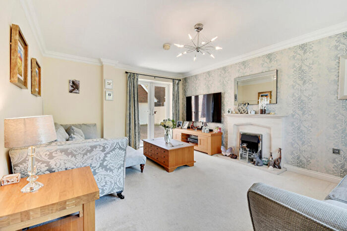 6 Bedroom Detached House For Sale In Beehive Lane, Galleywood, Chelmsford, CM2