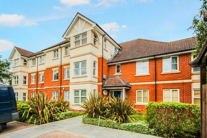 2 Bedroom Apartment To Rent In Purley, Surrey, CR8