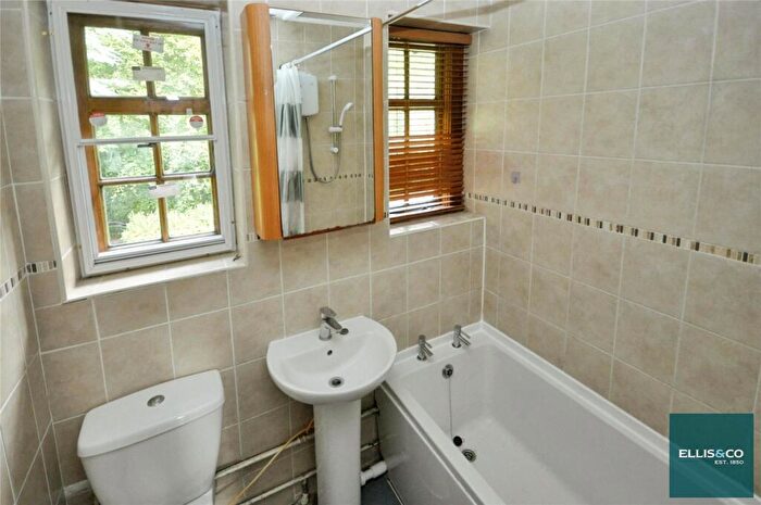 1 Bedroom Apartment To Rent In Addison Way, Golders Green, NW11