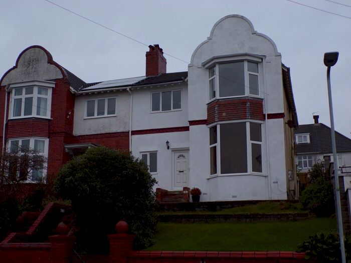 4 Bedroom Semi-Detached House To Rent In Clarendon Road, Sketty, Swansa SA2