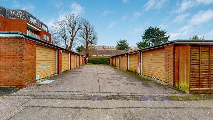 2 Bedroom Flat For Sale In London Road, Stanmore, HA7