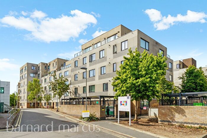 1 Bedroom Flat For Sale In Town Lane, Stanwell, Staines-Upon-Thames, TW19