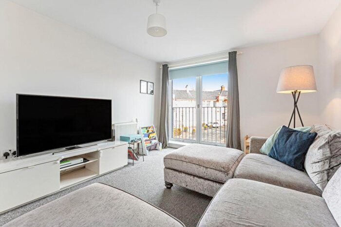 2 Bedroom Flat For Sale In / Harewood Road, Niddrie, Edinburgh, EH16