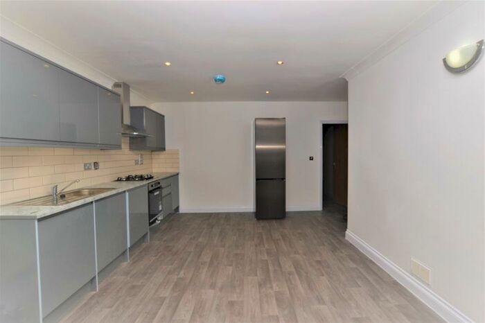 1 Bedroom Flat To Rent In Gibbon Road London, SE15