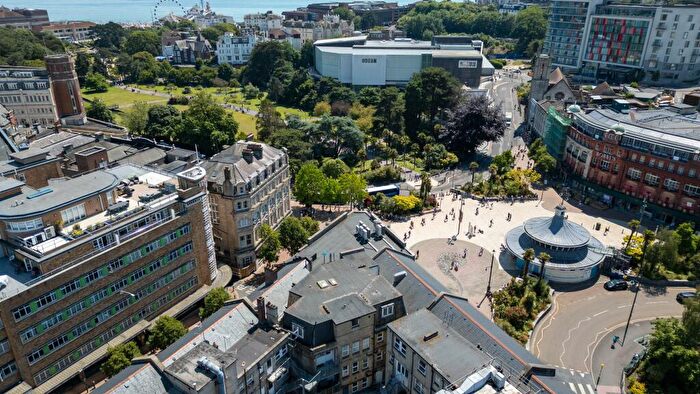 4 Bedroom Flat To Rent In Richmond Hill, Bournemouth, BH2