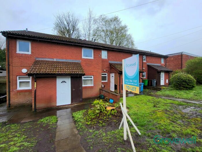 2 Bedroom Maisonette To Rent In Catherine Road, Manchester, M8