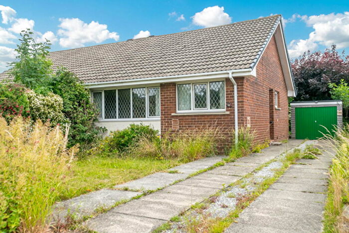 2 Bedroom Semi-Detached Bungalow For Sale In Wharfedale Crescent, Skelmanthorpe, Huddersfield, HD8