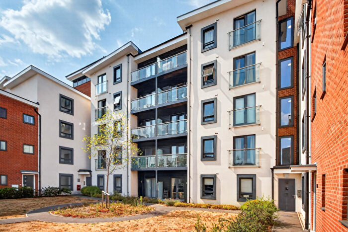 2 Bedroom Flat For Sale In Webster Close, Bracknell, RG12