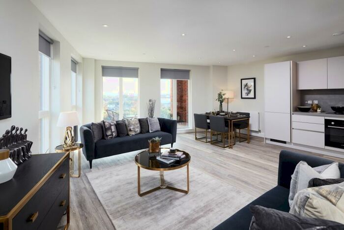 2 Bedroom Flat To Rent In St. Marks Road Bromley, BR2