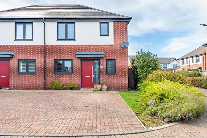 3 Bedroom Semi Detached House For Sale In Foxfield Close, Kenton Bank Foot, NE13