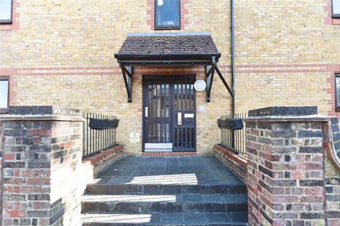 1 Bedroom Flat For Sale In Greyhound Road, Sutton, SM1
