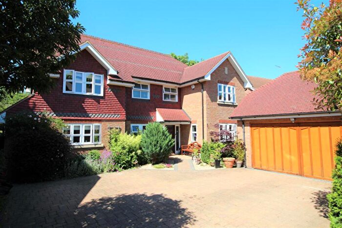 4 Bedroom Detached House To Rent In Wallace Drive, Eaton Bray, LU6