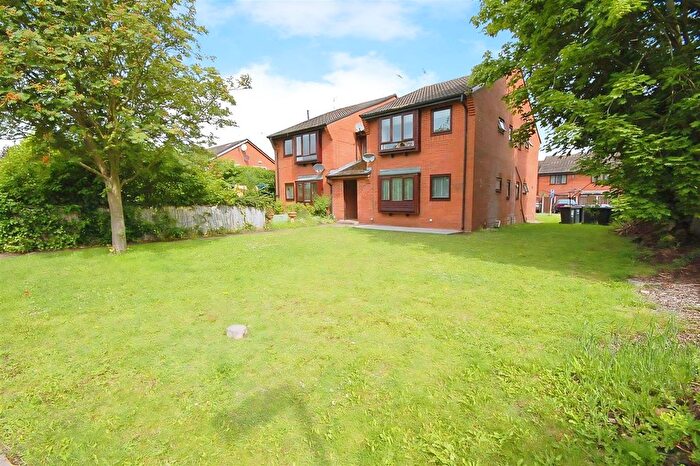 1 Bedroom Flat For Sale In Queens Park Gardens, Crewe, CW2