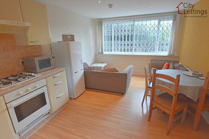 2 Bedroom Ground Flat To Rent In Raleigh Street Nottingham, NG7