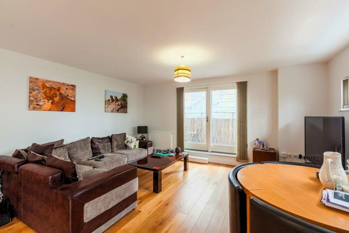 2 Bedroom Flat To Rent In Branch Place, Hoxton, London, N1
