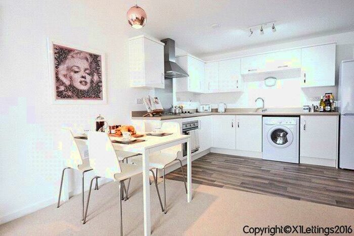 2 Bedroom Flat To Rent In Brindley House, Elmira Way, Salford, M5