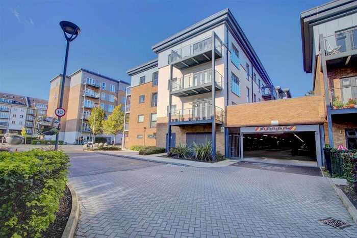2 Bedroom Flat To Rent In Clovelly Court, Wintergreen Boulevard, West Drayton, UB7