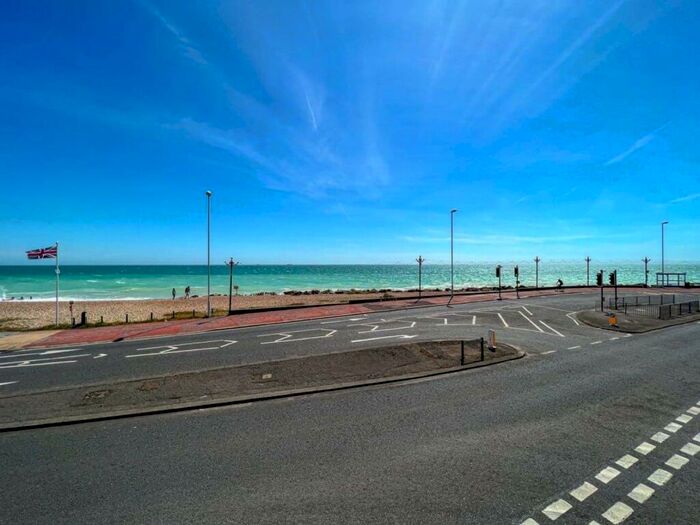 3 Bedroom Flat To Rent In Ham Road, Worthing, BN11